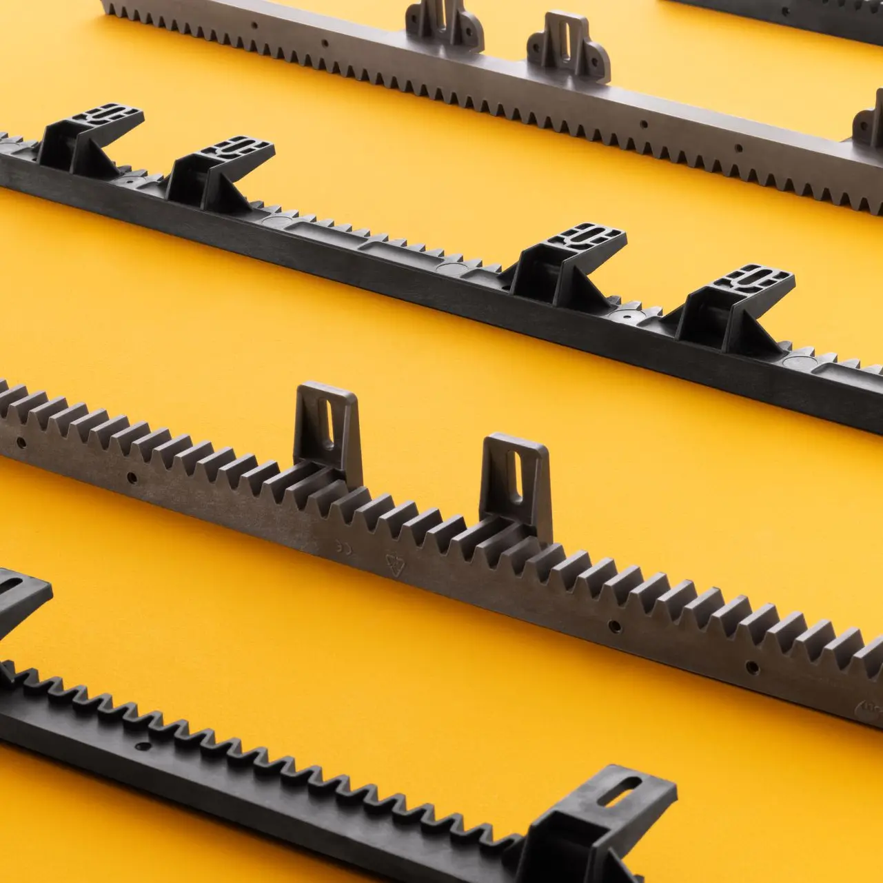 Cremagliere Stagnoli disposte geometricamente